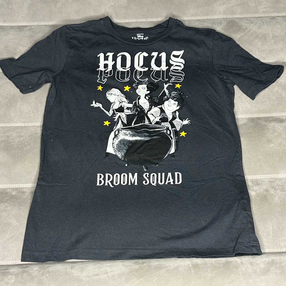 Disney Black‎ Hocus Pocus Graphic Tee